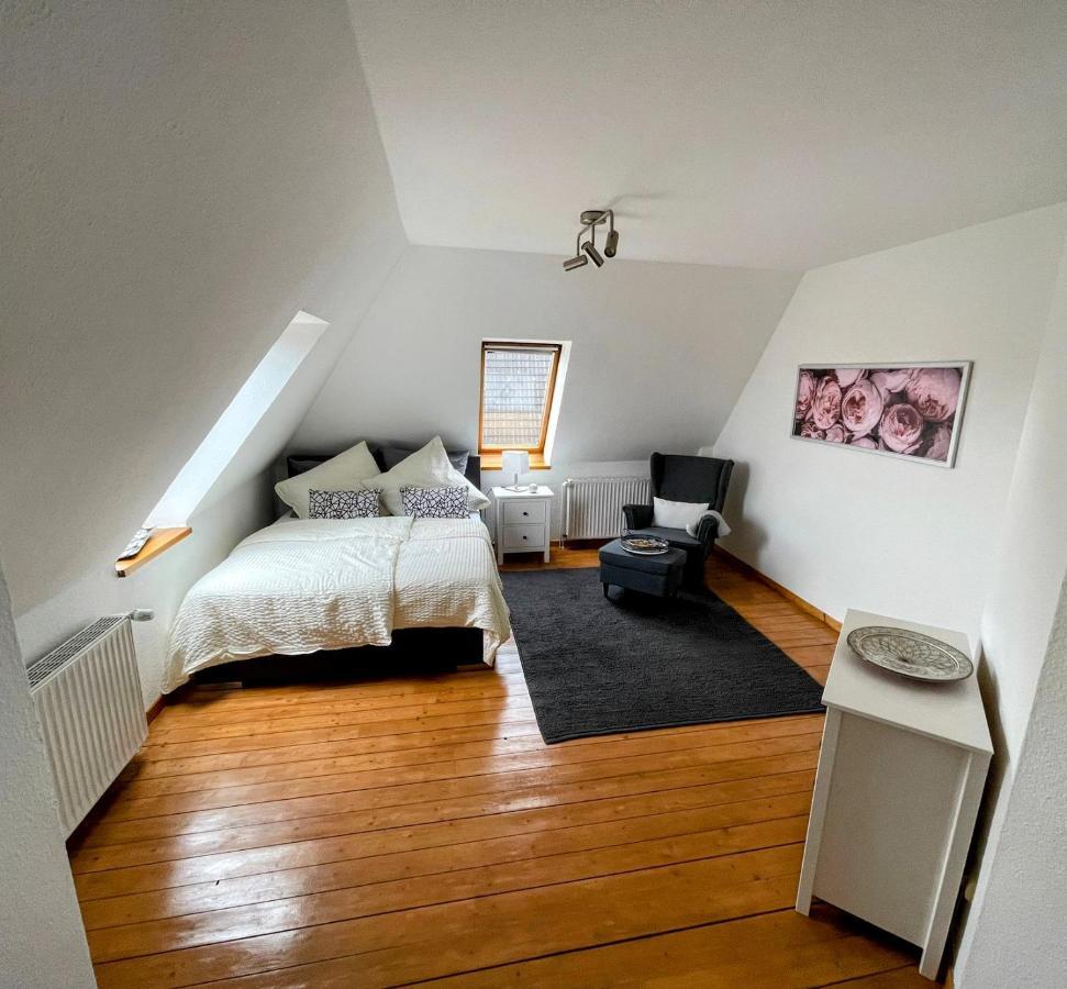 *To Hus* Wohnung Am Rande Von Jever Εξωτερικό φωτογραφία